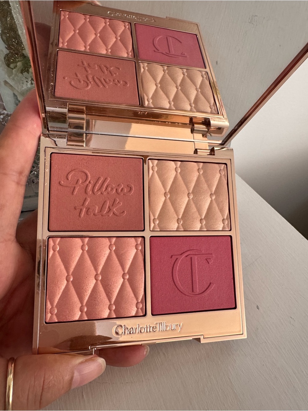 Charlotte Tilbury Pink & Champagne Cheek and face Palette